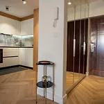 Apartment Chic Escape - Designer Oasis Near The Pula