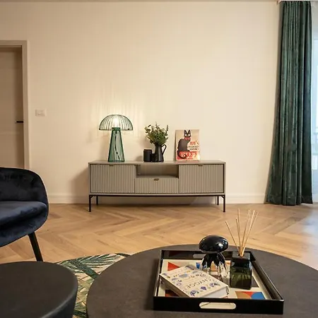 Chic Escape - Designer Oasis Near The Apartamento