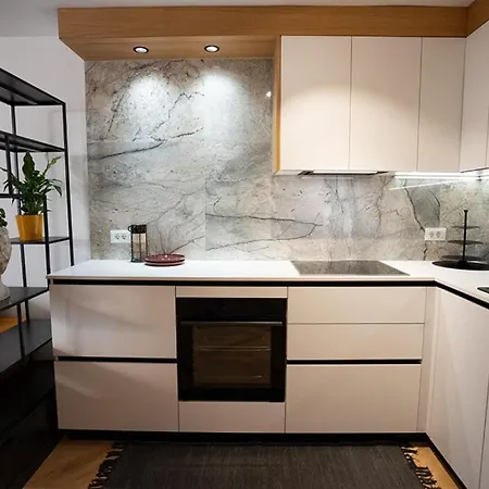 Chic Escape - Designer Oasis Near The Apartamento