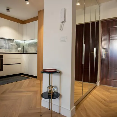 Apartamento Chic Escape - Designer Oasis Near The Pula