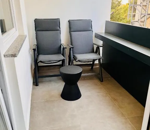 Appartamento Chic Escape - Designer Oasis Near The *