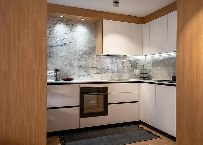 Appartamento Chic Escape - Designer Oasis Near The *