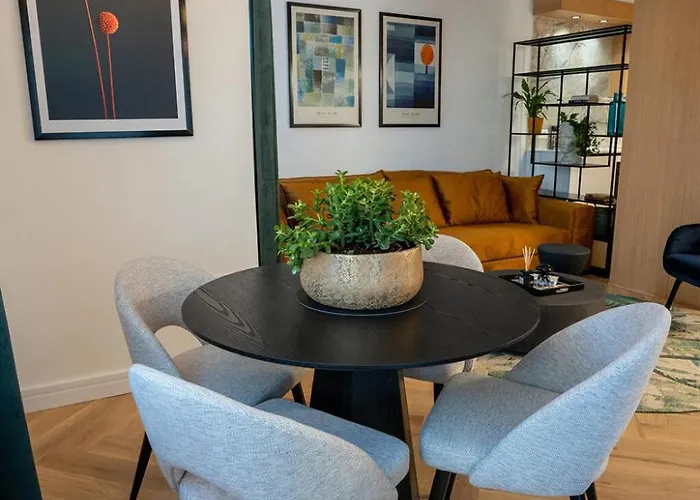 Chic Escape - Designer Oasis Near The Appartamento *